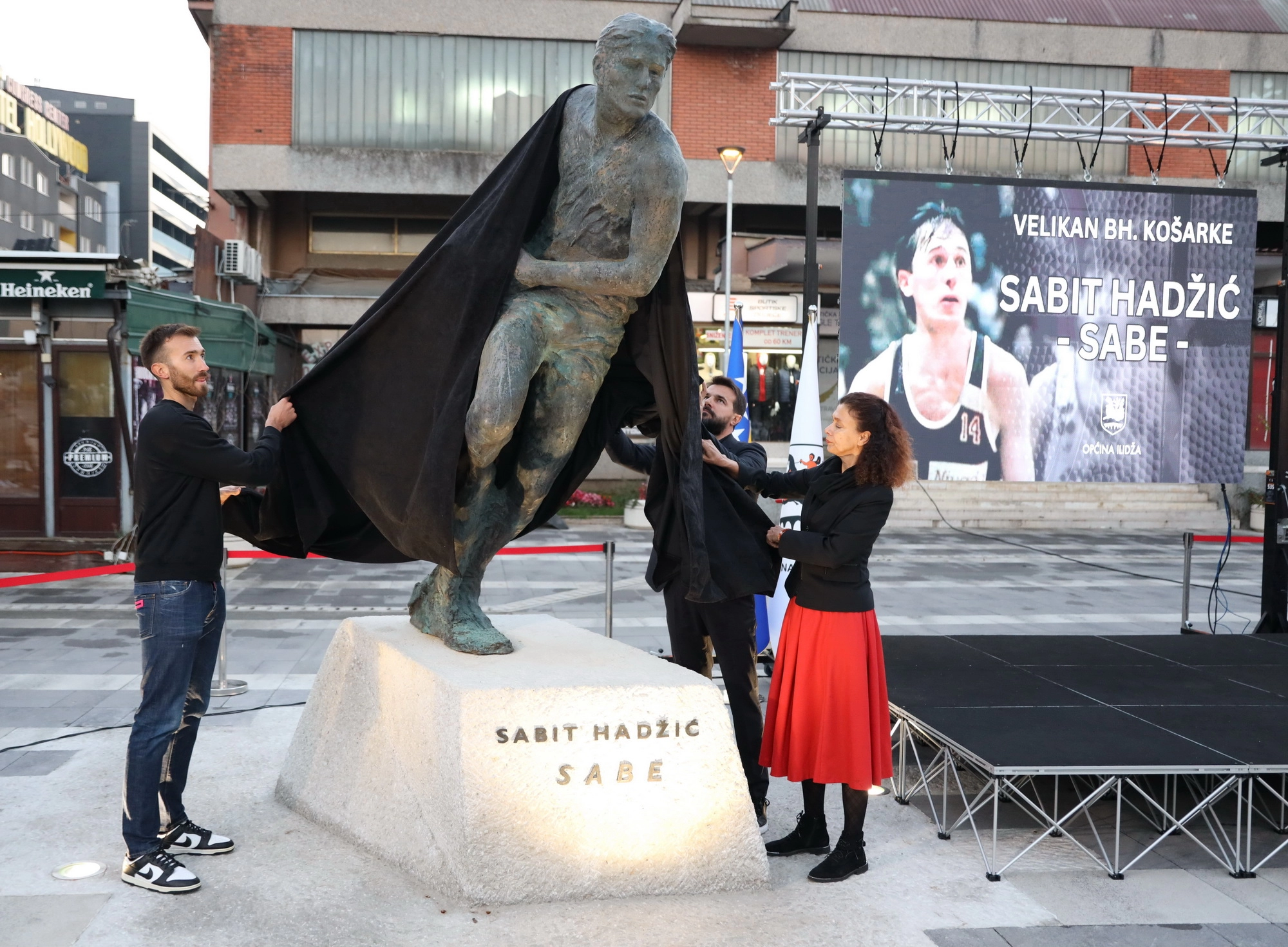 Sabit Hadžić dobio spomenik na Ilidži